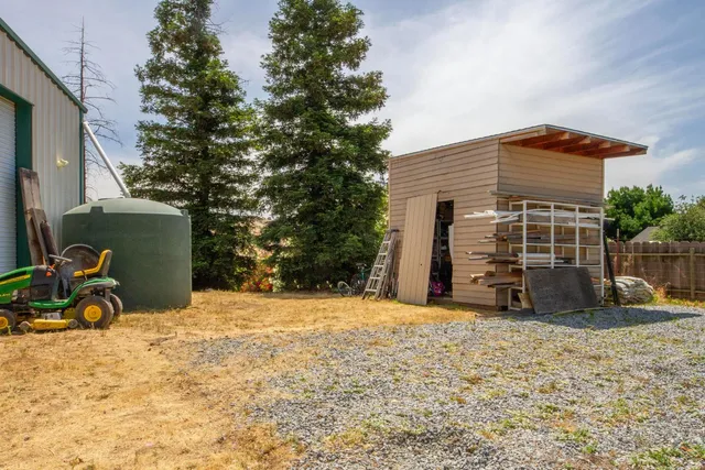 $475,000 | 33708 Bronco Lane, Squaw Valley, CA 93675