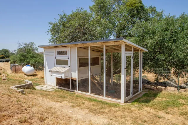 $475,000 | 33708 Bronco Lane, Squaw Valley, CA 93675