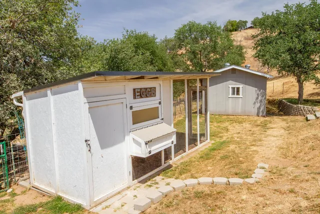 $475,000 | 33708 Bronco Lane, Squaw Valley, CA 93675