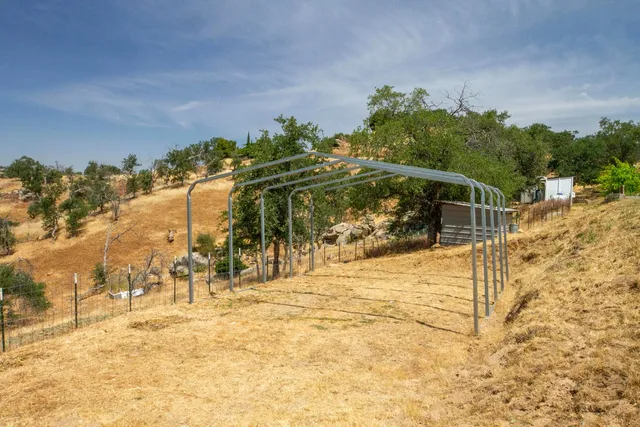 $475,000 | 33708 Bronco Lane, Squaw Valley, CA 93675