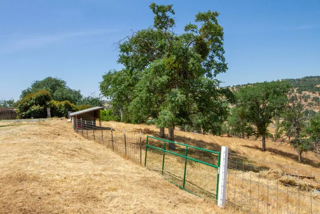 $475,000 | 33708 Bronco Lane, Squaw Valley, CA 93675