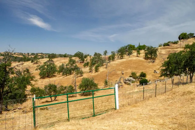 $475,000 | 33708 Bronco Lane, Squaw Valley, CA 93675