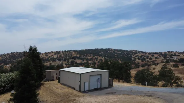 $475,000 | 33708 Bronco Lane, Squaw Valley, CA 93675