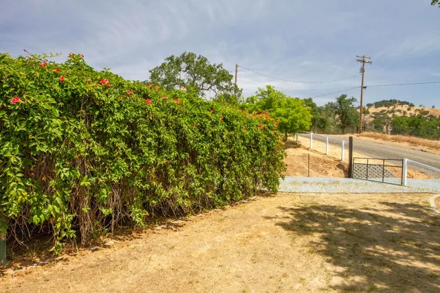 $475,000 | 33708 Bronco Lane, Squaw Valley, CA 93675