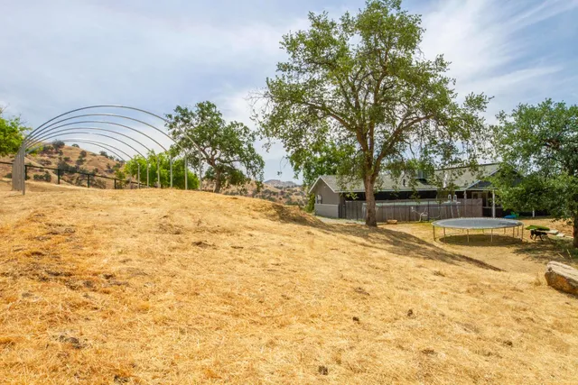 $475,000 | 33708 Bronco Lane, Squaw Valley, CA 93675