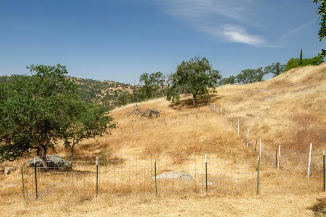 $475,000 | 33708 Bronco Lane, Squaw Valley, CA 93675