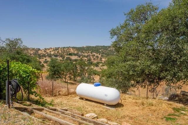 $475,000 | 33708 Bronco Lane, Squaw Valley, CA 93675