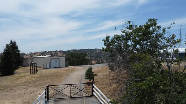 $475,000 | 33708 Bronco Lane, Squaw Valley, CA 93675