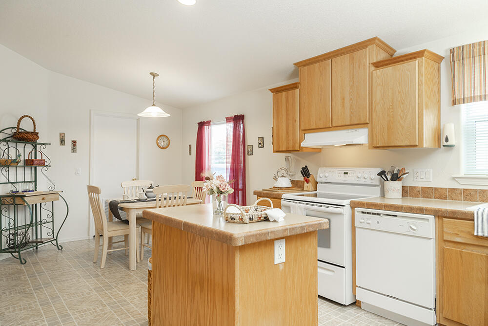5076 Leonard Road, Unit 105 Grants Pass, OR 97527 - Photo 11 of 50 10