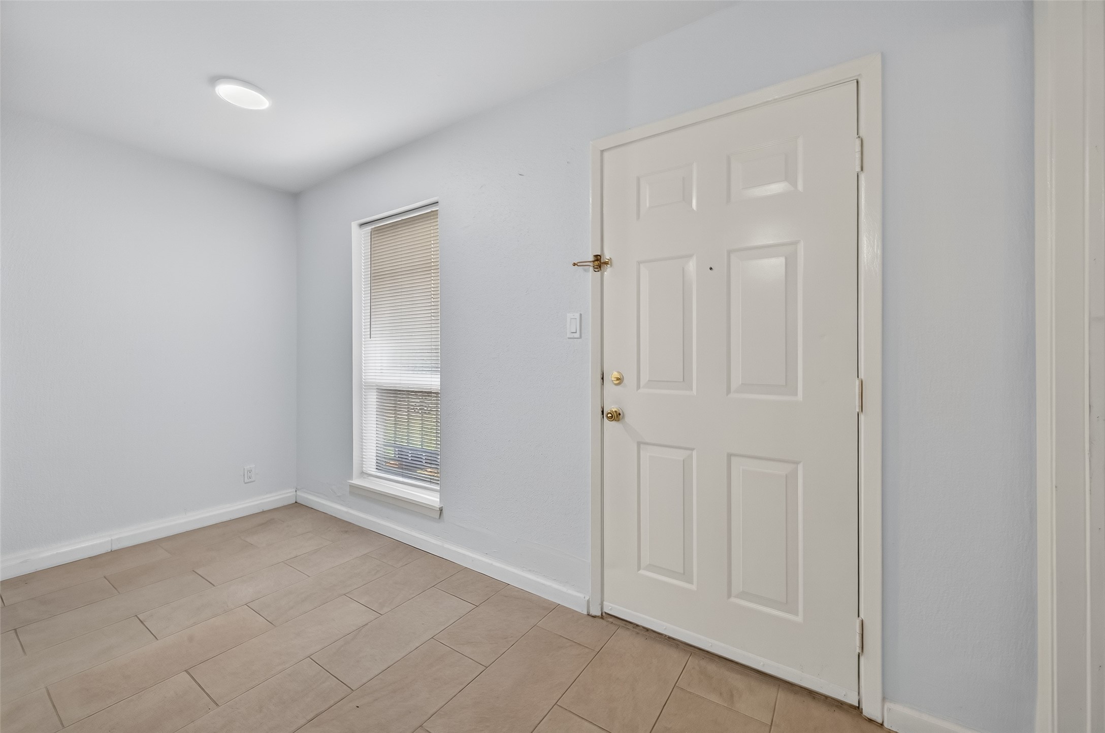 6201 Ranchester Drive, Unit 29 Houston, TX 77036 - Photo 3 of 33 a view of an empty room