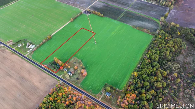 $150,000 | 529 68th Street, Unit 1, South Haven, MI 49090