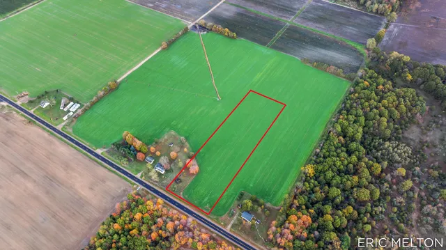 $150,000 | 529 68th Street, Unit 1, South Haven, MI 49090