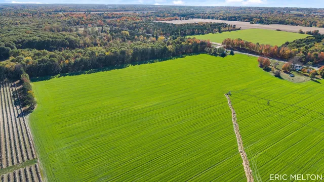 $150,000 | 529 68th Street, Unit 1, South Haven, MI 49090