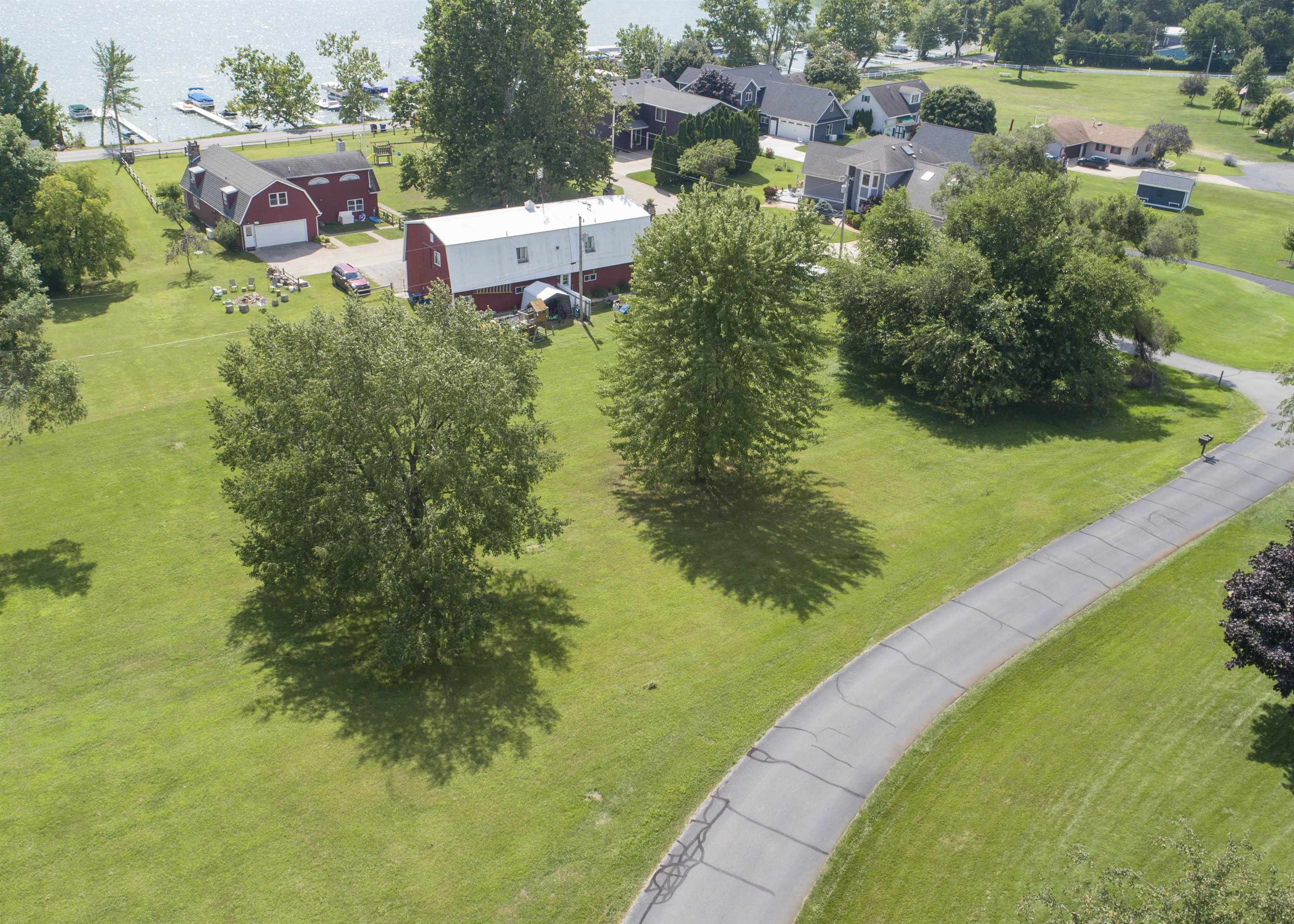 6490 West Orland Road Angola, IN 46703 - Photo 3 of 14 Gallery Image 3