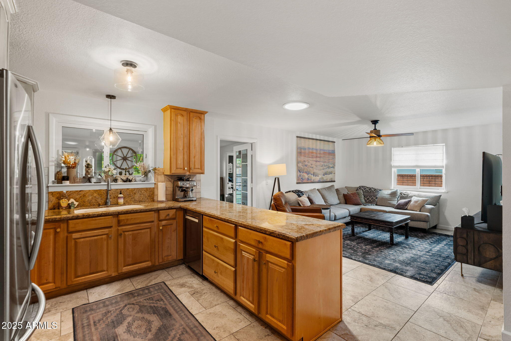 344 West Thunderbird Road Phoenix, AZ 85023 - Photo 13 of 53 Kitchen & family room