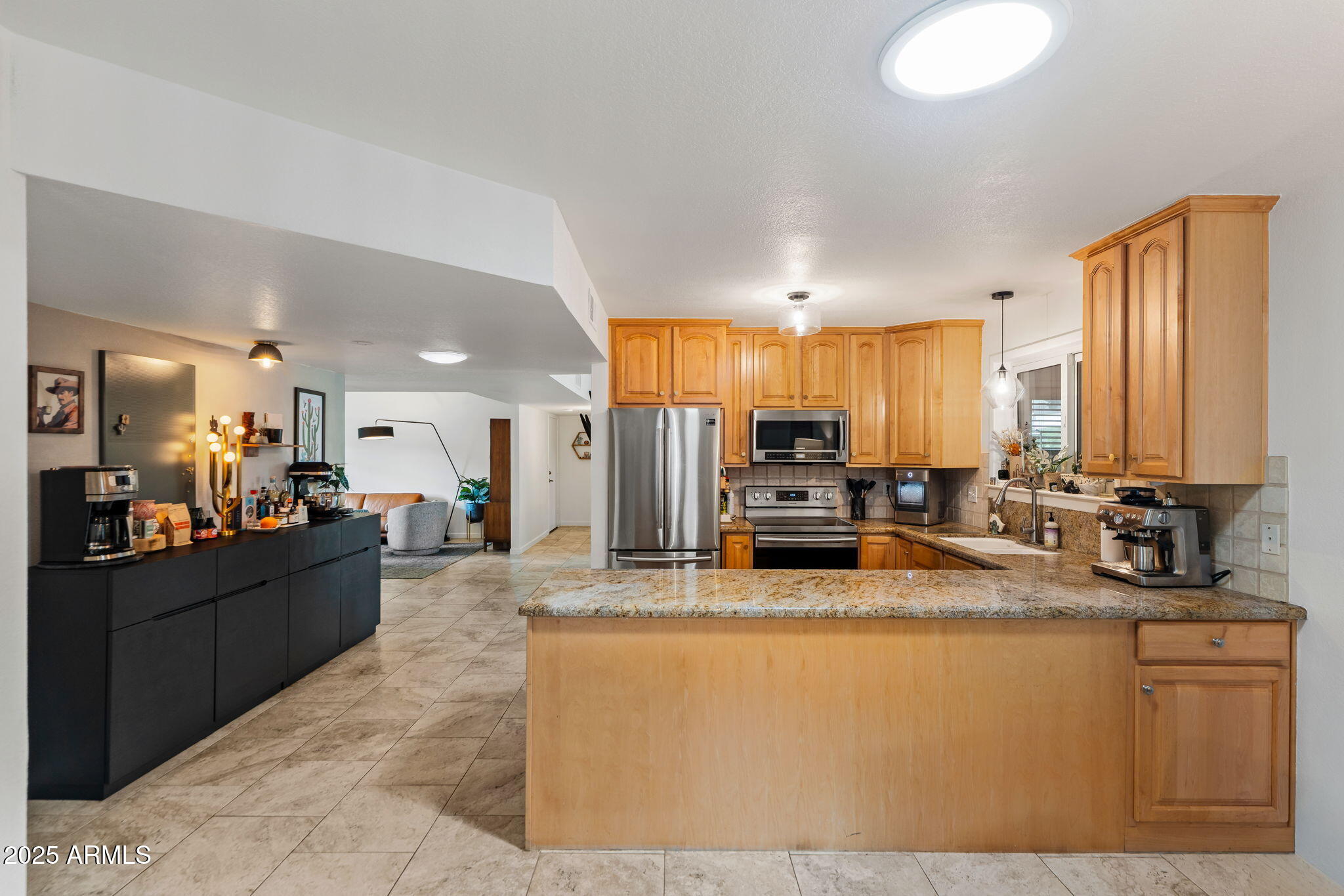 344 West Thunderbird Road Phoenix, AZ 85023 - Photo 14 of 53 Kitchen from family room