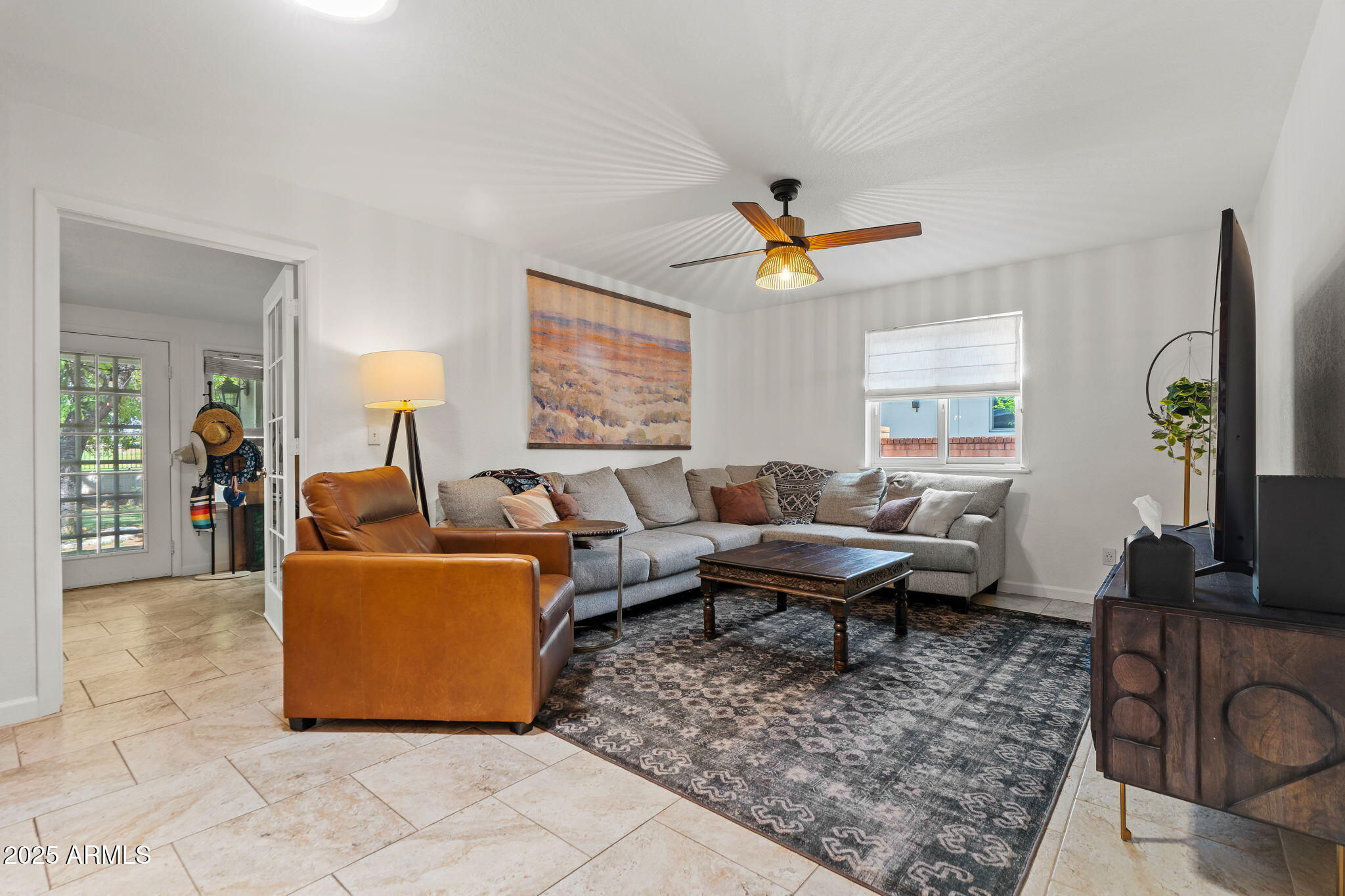 344 West Thunderbird Road Phoenix, AZ 85023 - Photo 16 of 53 Family room
