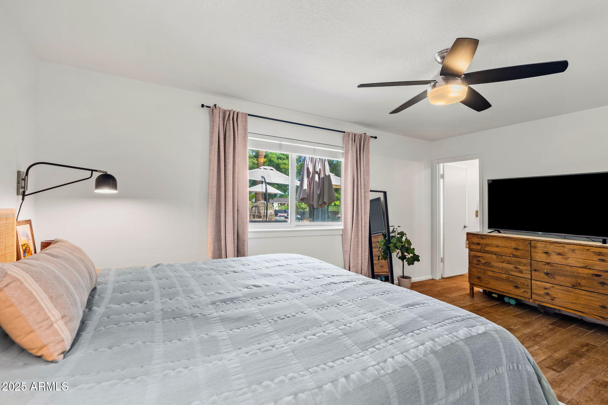 344 West Thunderbird Road Phoenix, AZ 85023 - Photo 28 of 53 Primary Bedroom
