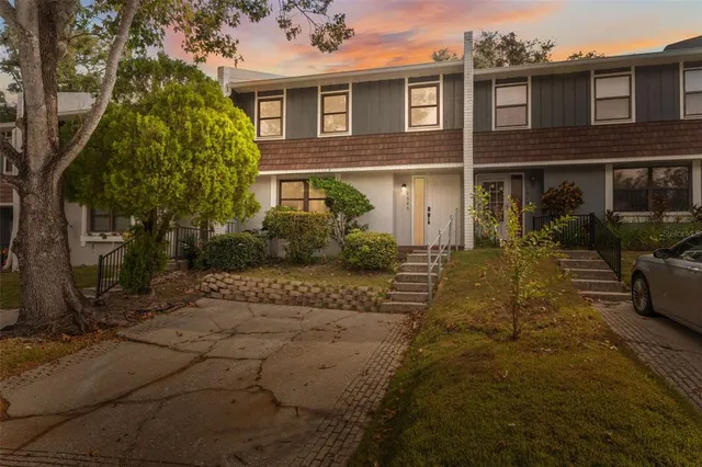 $330,000 | 1325 Abbey Crescent Lane, Clearwater, FL 33759