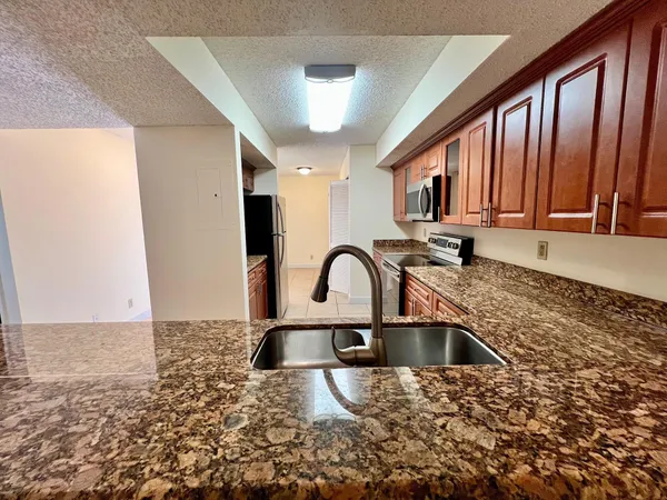 $2,100 | 8266 Northwest 24th Street, Unit 8266, Coral Springs, FL 33065