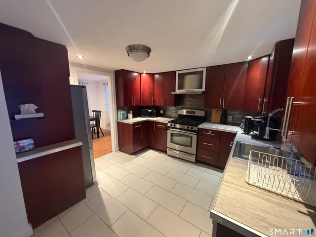 $3,000 | 130 Spring Street, Glastonbury, CT 06033