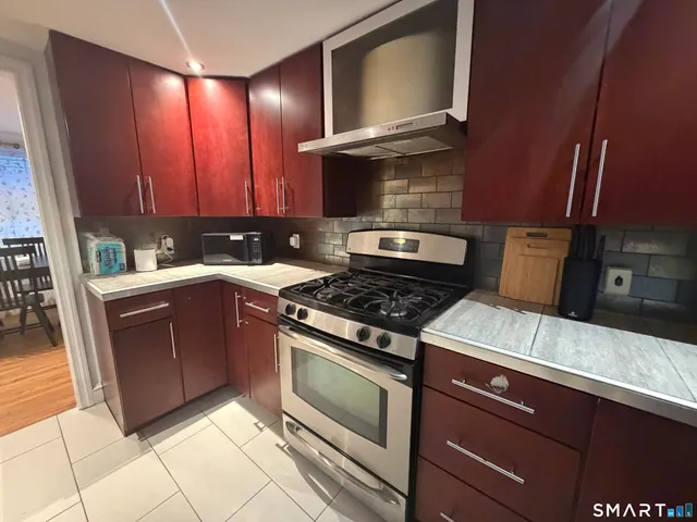 $3,000 | 130 Spring Street, Glastonbury, CT 06033