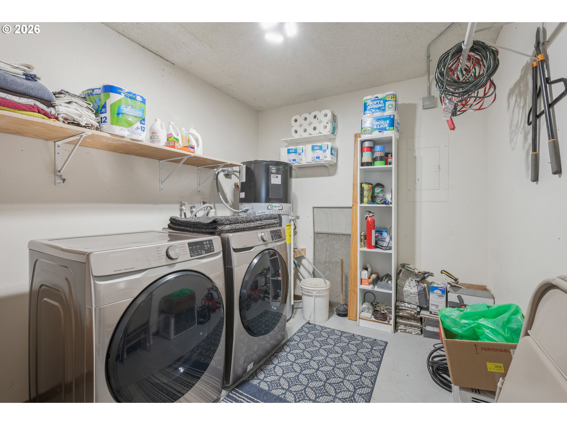 2727 Gateway Street, Unit 18 Springfield, OR 97477 - Photo 26 of 34 a utility room with dryer and washer