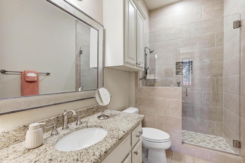 4629 Manor Way Flower Mound, TX 75028 - Photo 36 of 40 Guest quarters/In-law wing ensuite bathroom