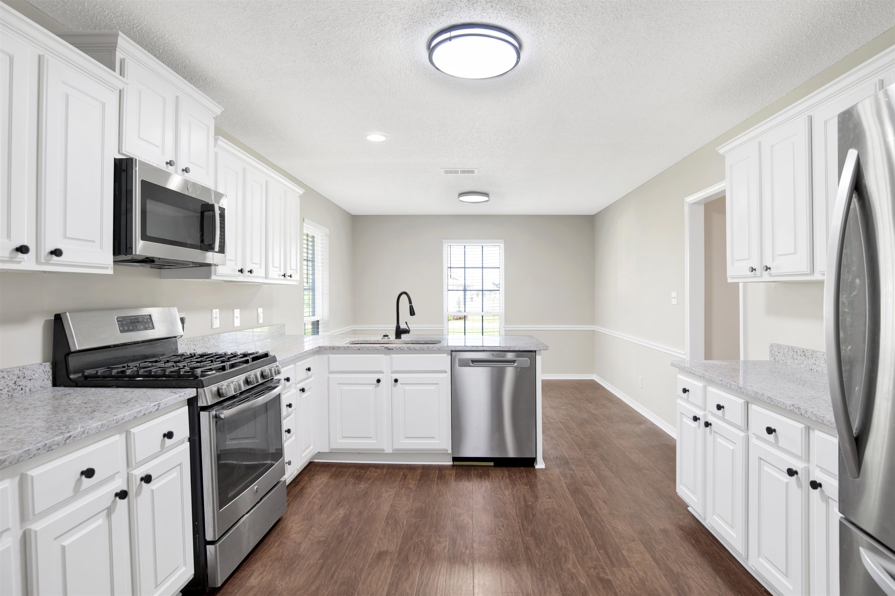 9825 Fairway Drive Foley, AL 36535 - Photo 11 of 39 Kitchen