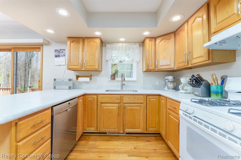 2044 Byron Road Howell, MI 48855 - Photo 13 of 45