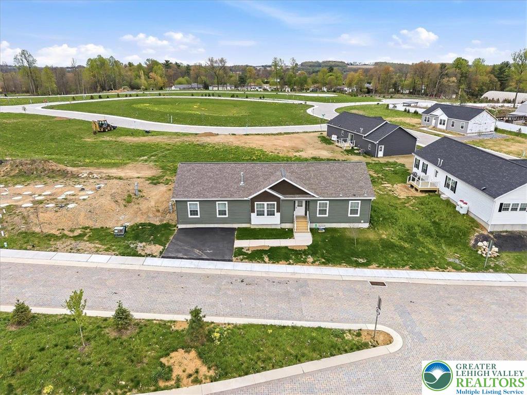 3987 Hastings Road Walnutport, PA 18088 - Photo 2 of 40 Gallery Image 2