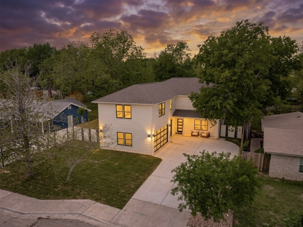 8012 Gault Street Austin, TX 78757 - Photo 4 of 47