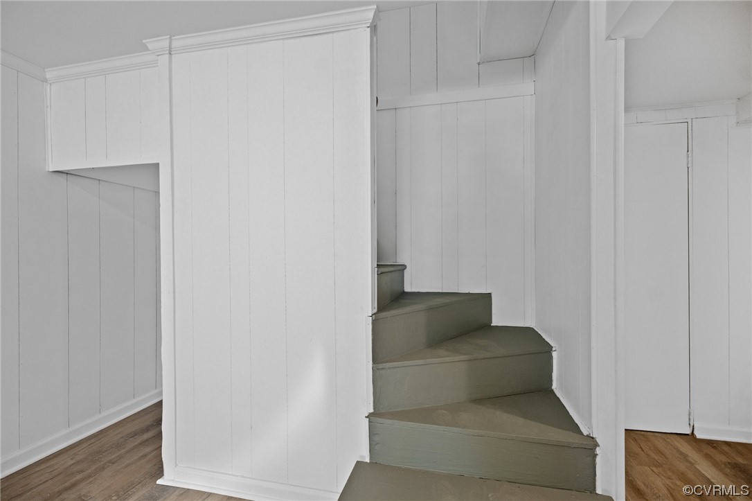 11252 Cauthorne Road Glen Allen, VA 23059 - Photo 16 of 45 a living room with furniture and a wooden floor