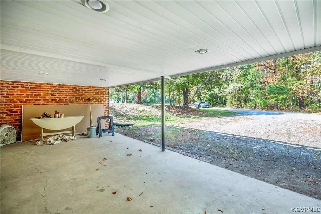 11252 Cauthorne Road Glen Allen, VA 23059 - Photo 31 of 45 a living room with furniture and a gate