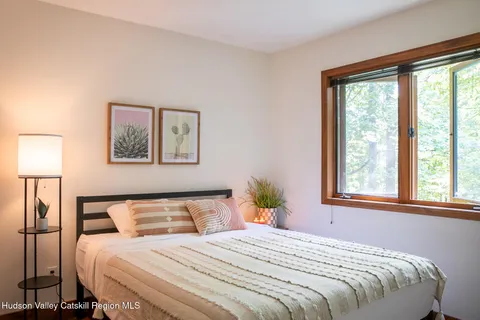 $799,000 | 2 Romney Way, Cottekill, NY 12419