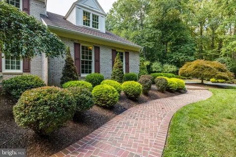 $1,550,000 | 5501 West Ridge View Drive, Fairfax, VA 22030