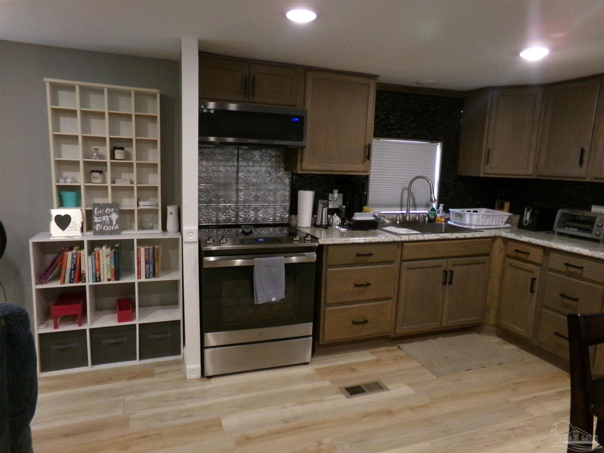 4363 Reinsma Road Milton, FL 32583 - Photo 2 of 15