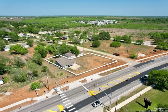 $225,000 | 203 Zanderson Avenue, Jourdanton, TX 78026