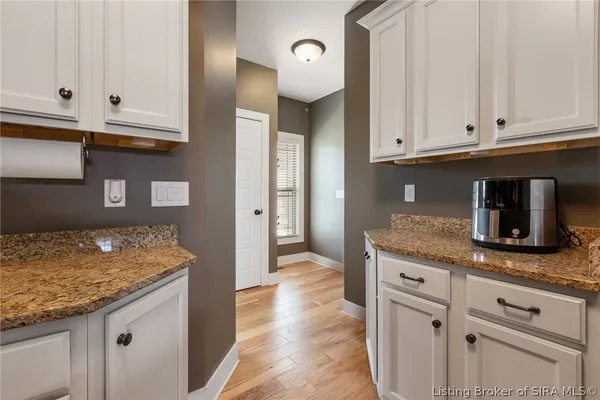 $430,000 | 3102 Ambercrest Loop, Jeffersonville, IN 47130