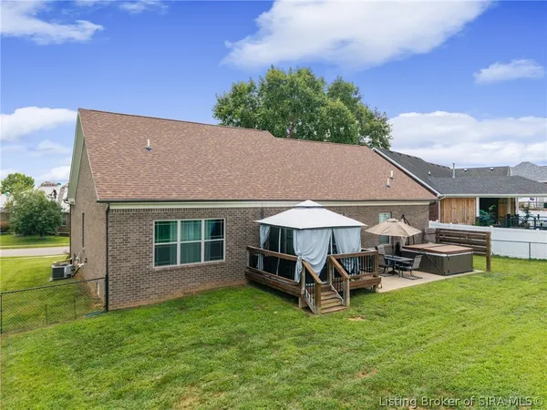 $430,000 | 3102 Ambercrest Loop, Jeffersonville, IN 47130