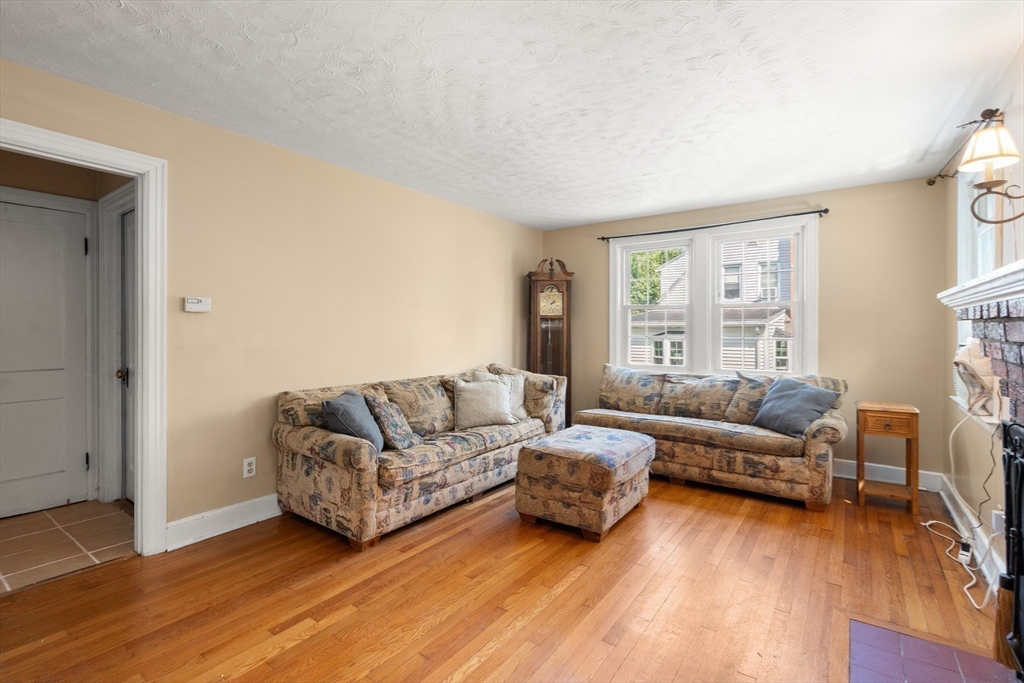 8 Cardinal Road Worcester, MA 01602 - Photo 14 of 37 Gallery Image 14