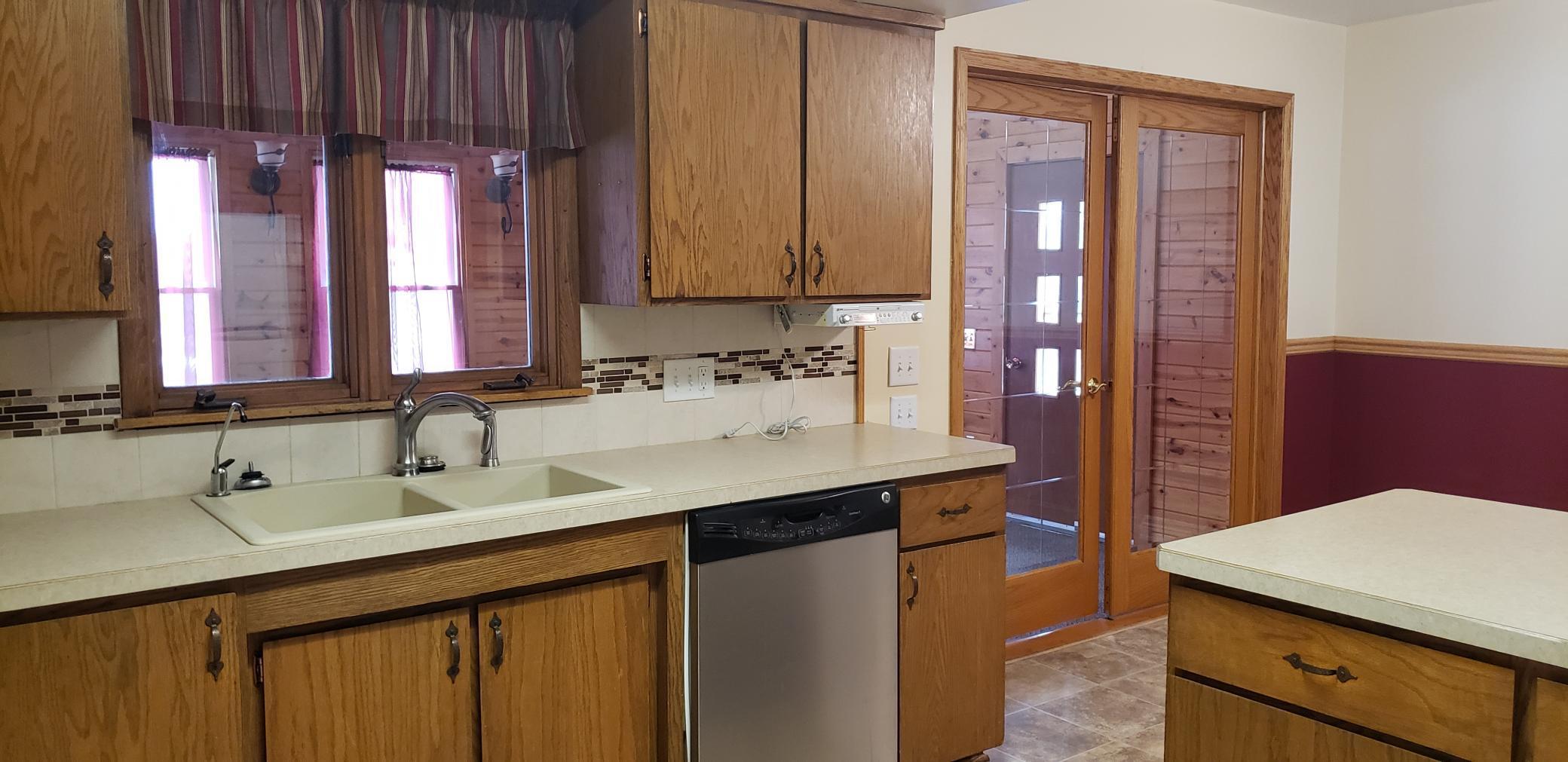 801 3rd Street Southwest Wells, MN 56097 - Photo 11 of 37