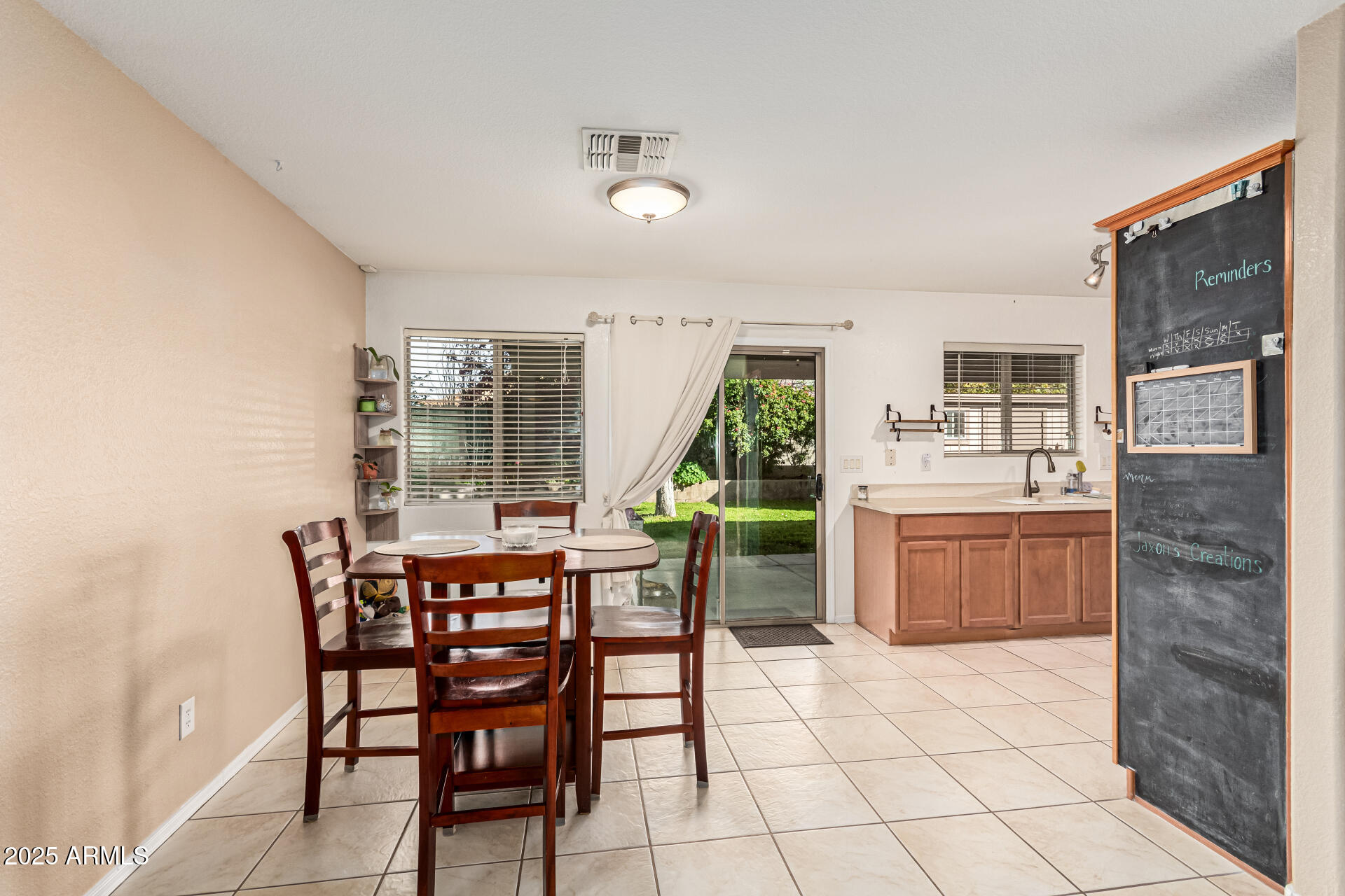 17634 West Hearn Road Surprise, AZ 85388 - Photo 11 of 37 11 Hearn