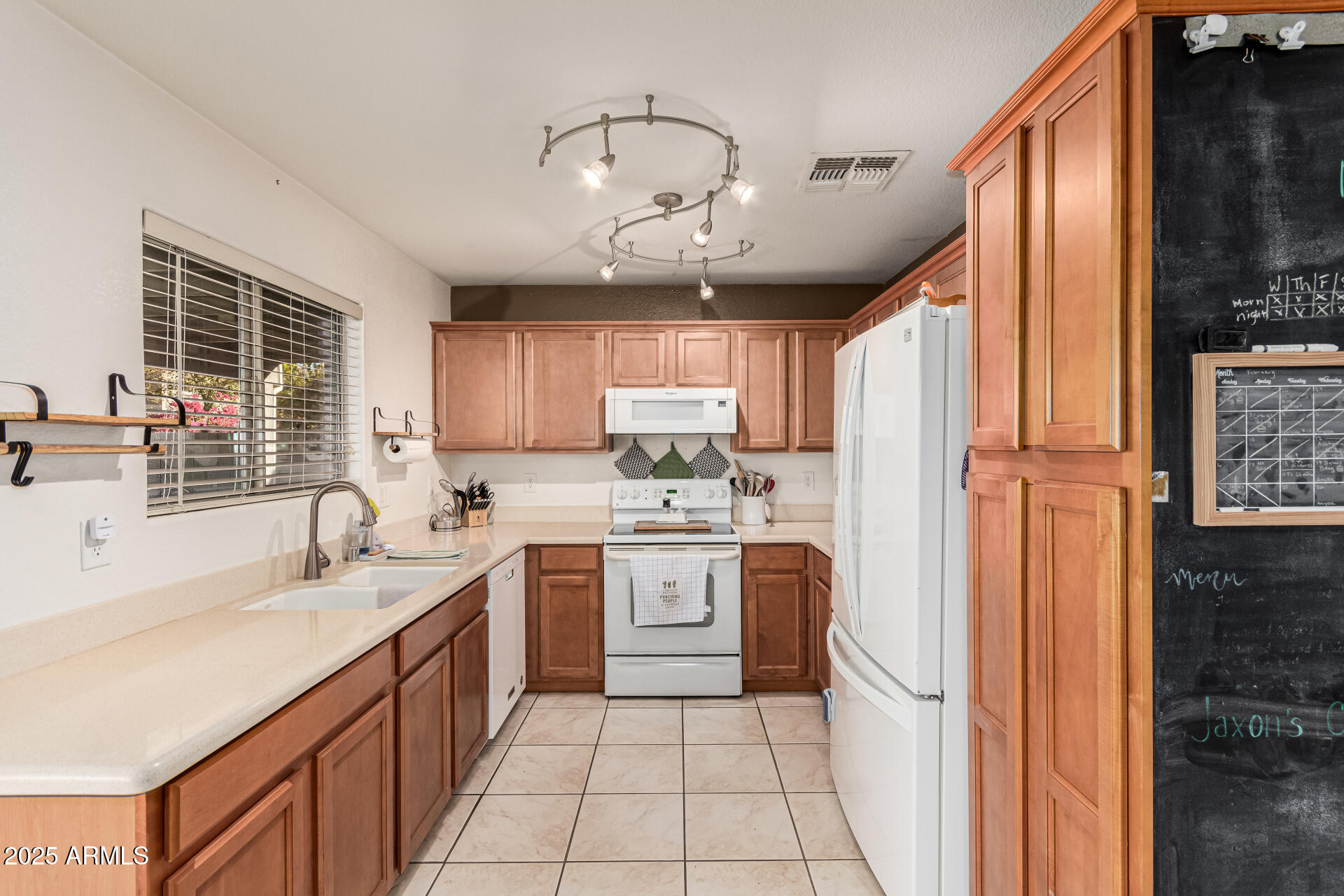 17634 West Hearn Road Surprise, AZ 85388 - Photo 13 of 37 13 Hearn
