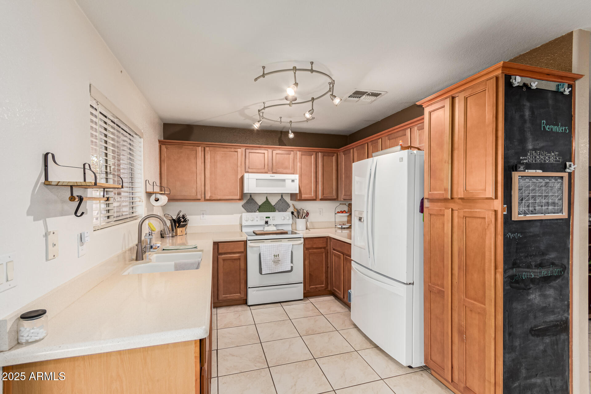 17634 West Hearn Road Surprise, AZ 85388 - Photo 14 of 37 14 Hearn