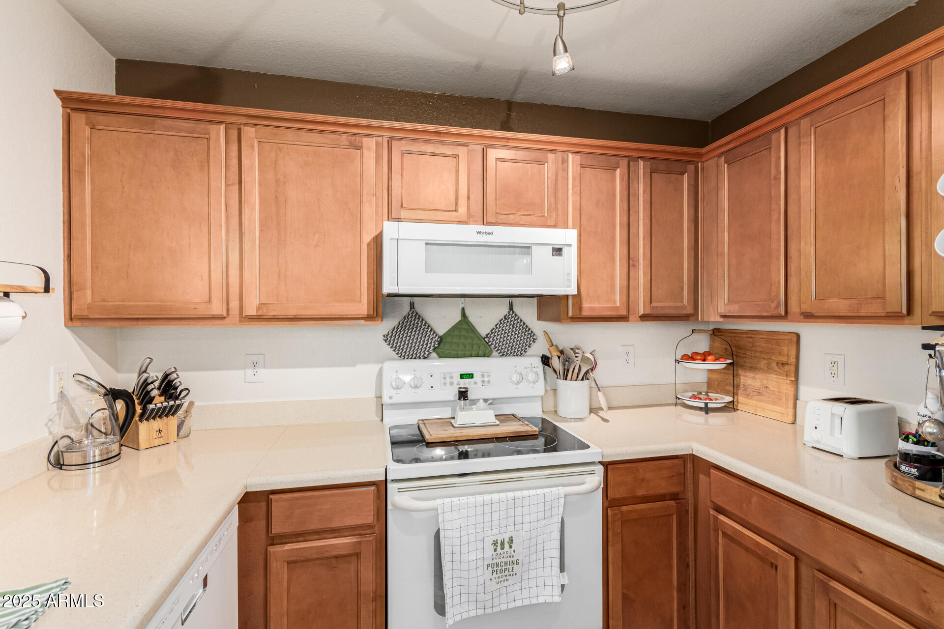 17634 West Hearn Road Surprise, AZ 85388 - Photo 15 of 37 15 Hearn