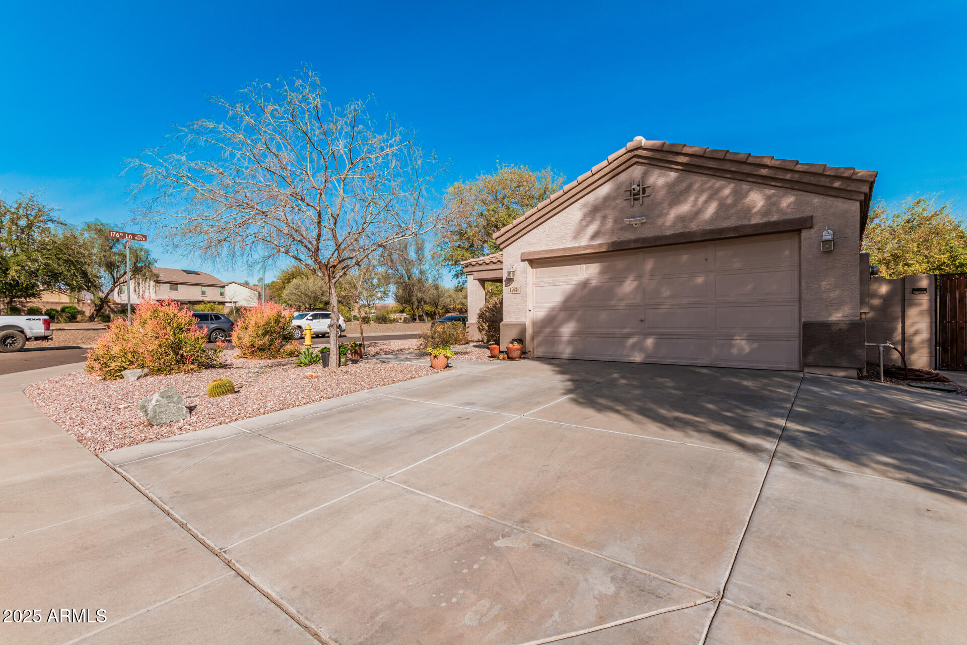 17634 West Hearn Road Surprise, AZ 85388 - Photo 3 of 37 03 Hearn
