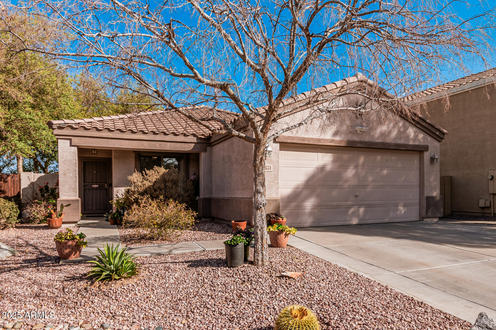 17634 West Hearn Road Surprise, AZ 85388 - Photo 6 of 37 06 Hearn
