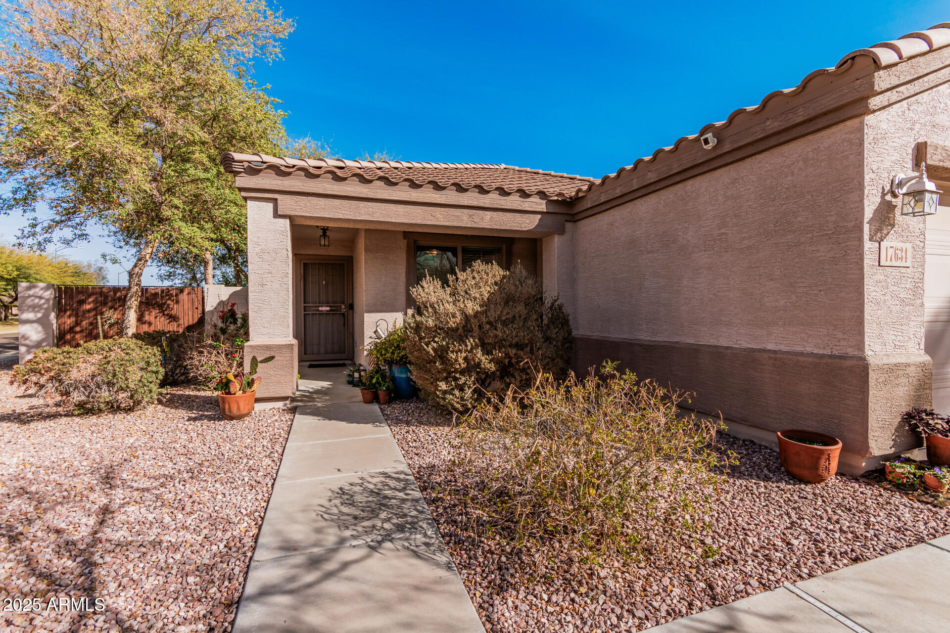 17634 West Hearn Road Surprise, AZ 85388 - Photo 7 of 37 07 Hearn