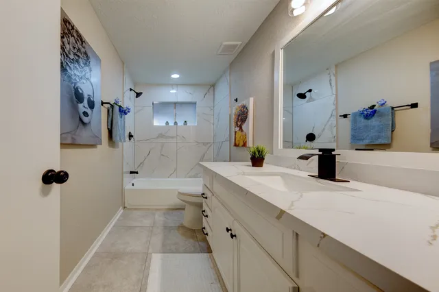 $295,000 | 8511 Honeysuckle, Highlands, TX 77562